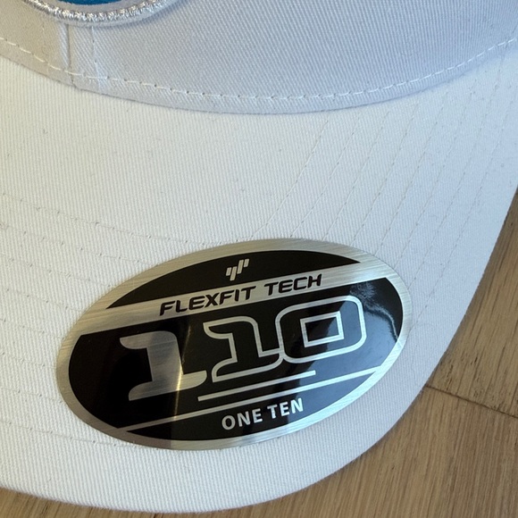 Travis Mathew Florida FlexFit Hat New With Tags - Picture 3 of 9